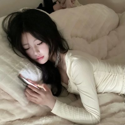 黑衣女孩